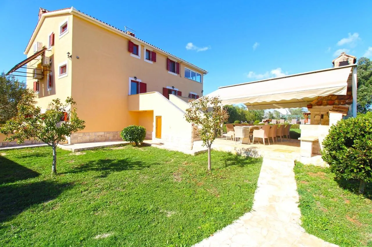 Holiday House With A Swimming Pool Sisan, Medulin - 20775 Ližnjan