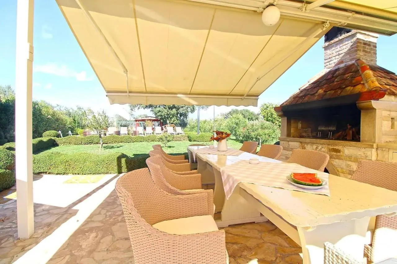 Holiday home Holiday House With A Swimming Pool Sisan, Medulin - 20775 Liznjan