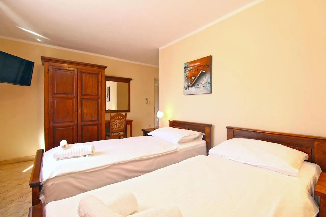 Holiday House With A Swimming Pool Sisan, Medulin - 20775 Ližnjan