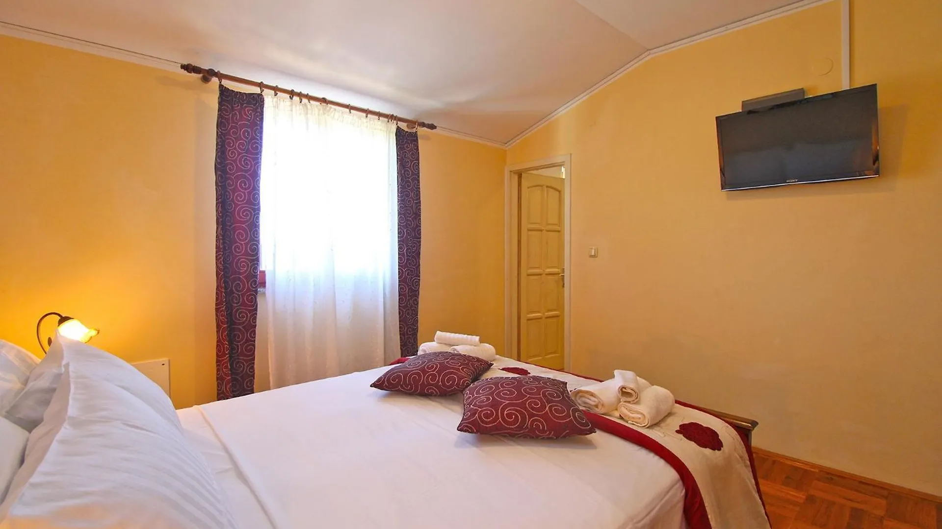 Semesterbostad Holiday House With A Swimming Pool Sisan, Medulin - 20775 Ližnjan